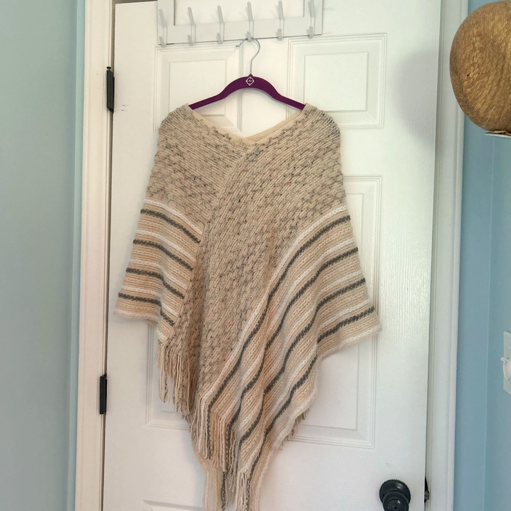 Coco and Carmen Poncho Shaw. Perfect condition